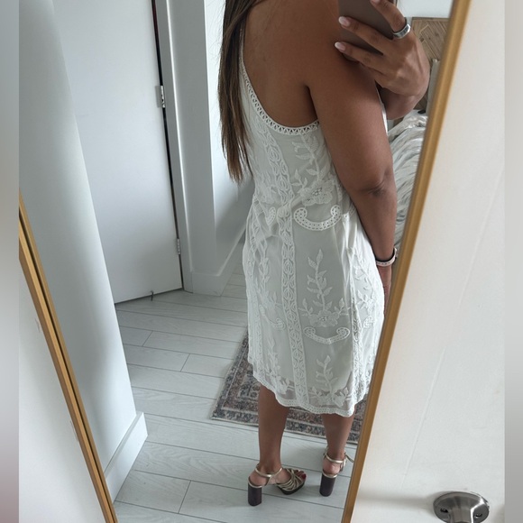 Embroidered Lace Jun Ivy Dress - Picture 8 of 9